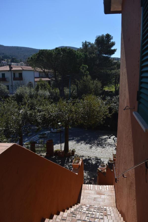Hotel Il Poggetto Castellina Marittima Exterior photo