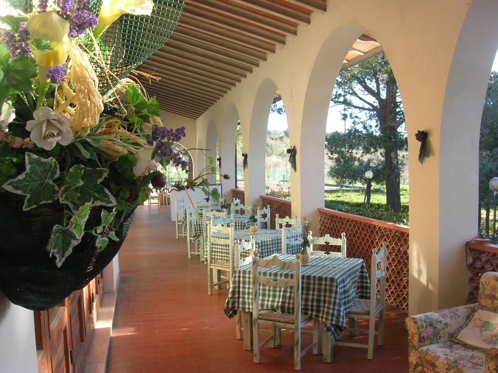Hotel Il Poggetto Castellina Marittima Exterior photo