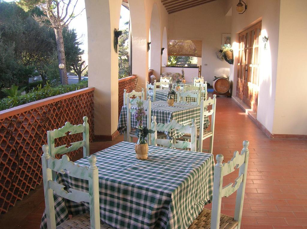 Hotel Il Poggetto Castellina Marittima Exterior photo