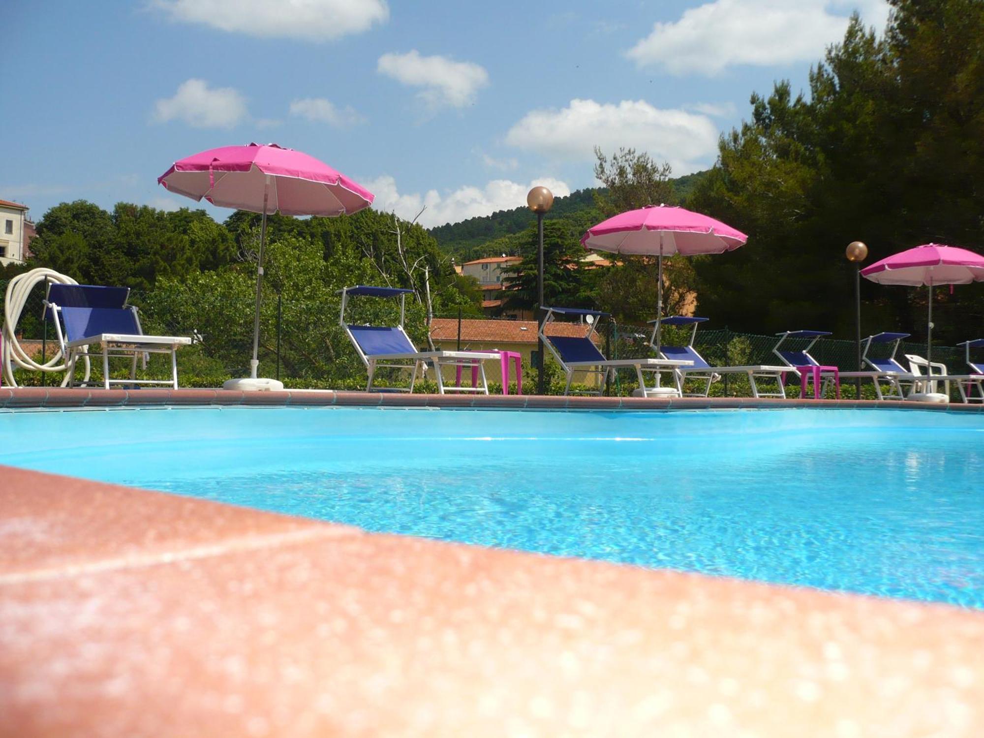 Hotel Il Poggetto Castellina Marittima Exterior photo