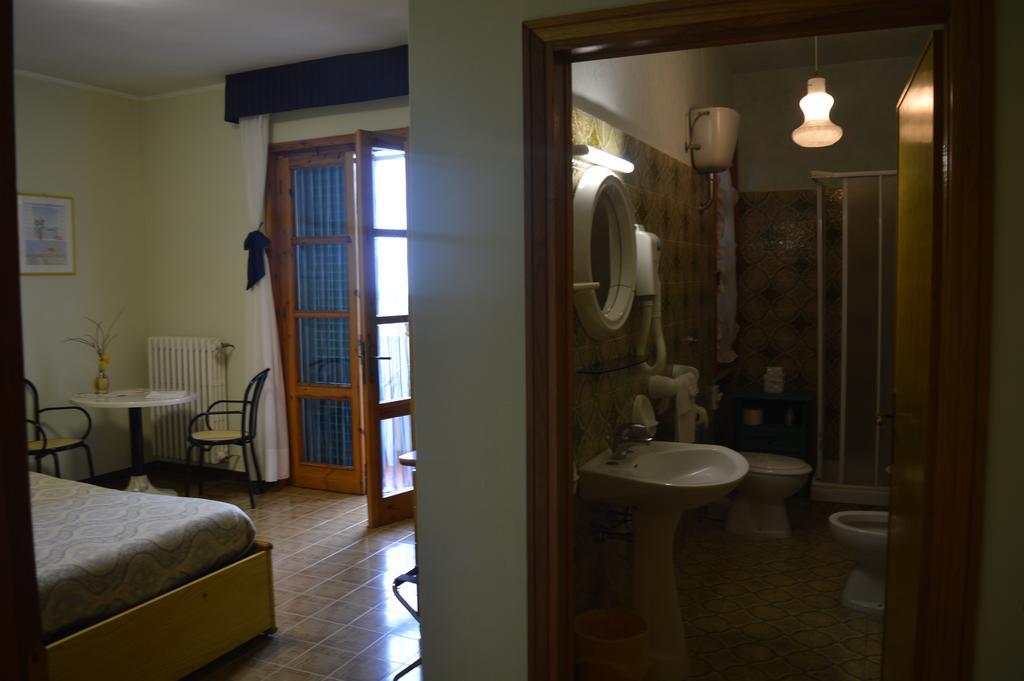 Hotel Il Poggetto Castellina Marittima Exterior photo