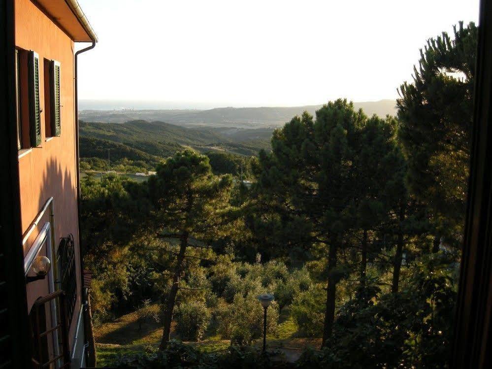 Hotel Il Poggetto Castellina Marittima Exterior photo