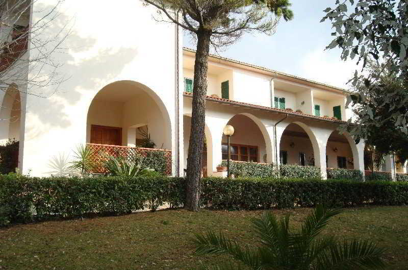 Hotel Il Poggetto Castellina Marittima Exterior photo